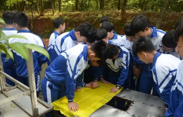 轮岗将优质资源下沉基层让村庄校园从小而弱走向小而美小而优 轮岗将优质资源下沉基层让村庄校园从小而弱走向小而美小而优